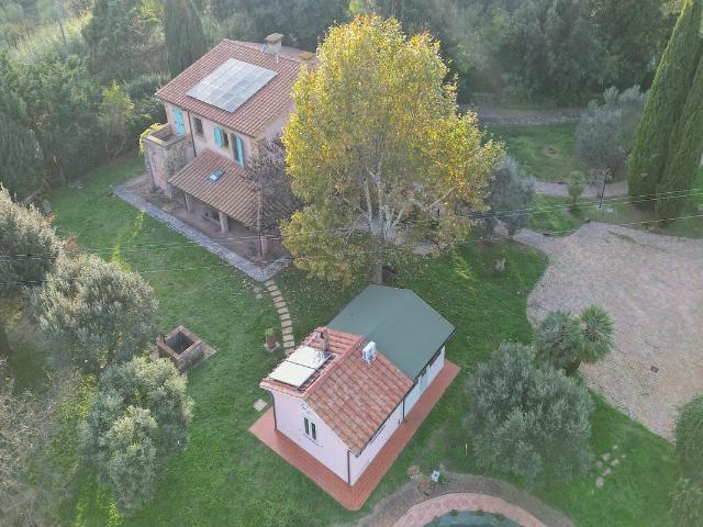 Rustico con ampio terreno e piscina 500m² Rosignano Marittimo