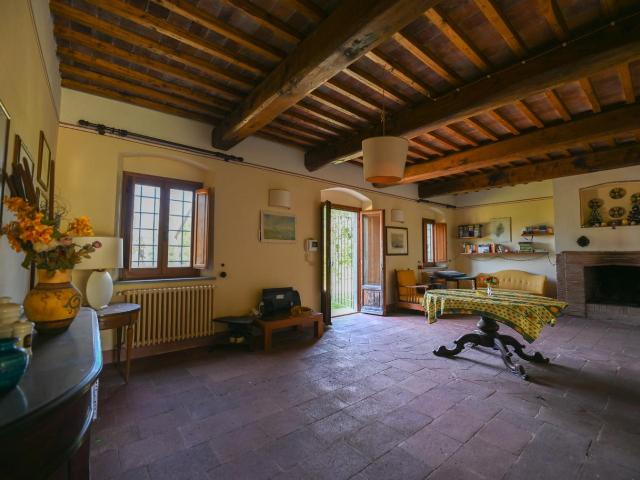 Villa con giardino, Massarosa massaciuccoli