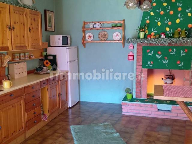 Rustico frazione Pradello 54, Bellano