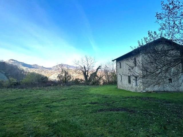 Rustico in pietra con terreno 292m² Montechiaro d'Acqui