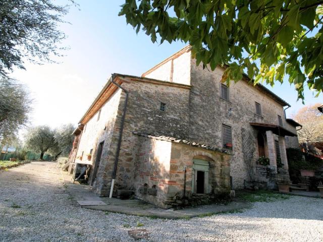 Rustico in stile Toscano con terreno e vista panoramica in v. 440m² Serravalle Pistoiese