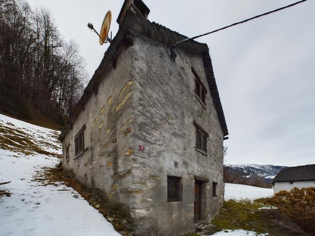 Rustico in vendita nella splendida Valle di Blenio