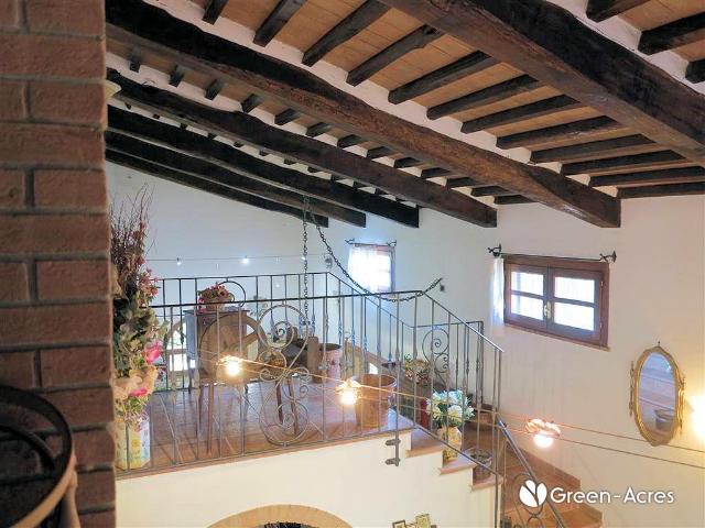 Rustico ristrutturato in posizione collinare in vendita a Ga. 330m² Gavorrano