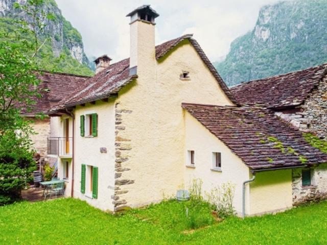 RUSTICO TICINESE RINNOVATO CON STILE | STILVOLL RENOVIERTES TESSINER RUSTICO