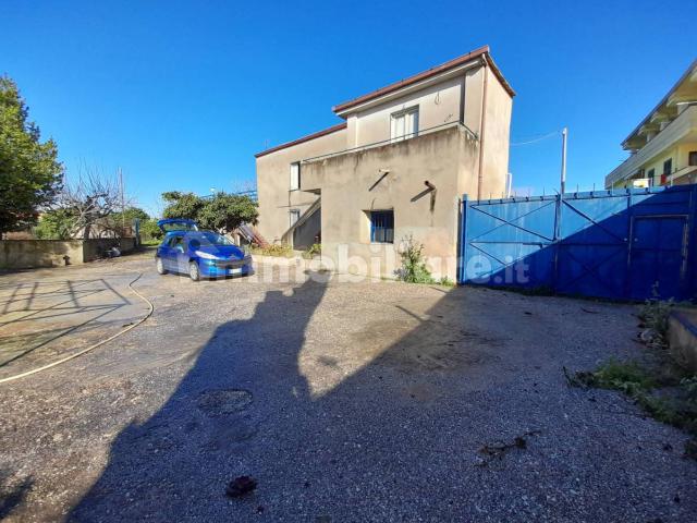 Rustico via Santa Maria della Consolazione, Centro, Maddaloni
