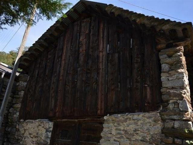 Rustico zum Ausbauen an sehr ruhiger, sonniger Aussichtslage / Rustico im Kern zu renovieren sehr sonnig und ruhig und schöner Aussicht
