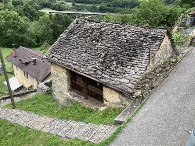 Rustico zum Ausbauen mit Sitzplatz und schöner Aussicht / Rustico zum Ausbauen mit Sitzplatz und schöner Aussicht