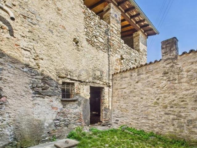 Rustico zum Renovieren im Herzen von Torricella Taverne Eine ausgezeichnete Investition