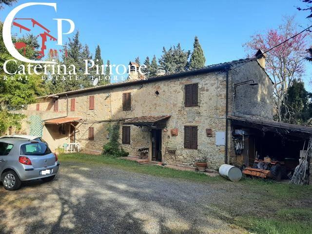 Rustico 15 vani 400mq