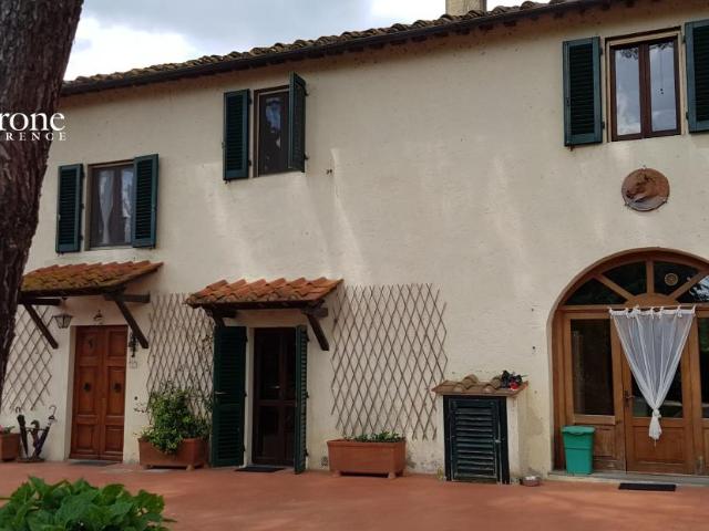 Rustico 16 vani 750mq