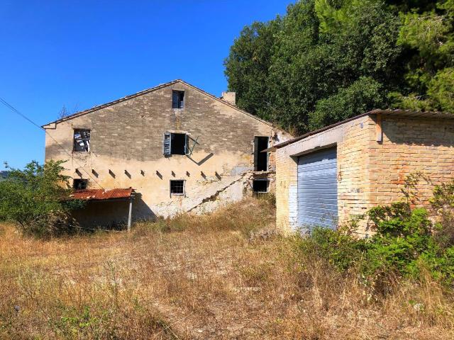 Rustico 12 vani 400mq