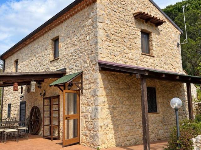 Rustico 5 vani 149mq