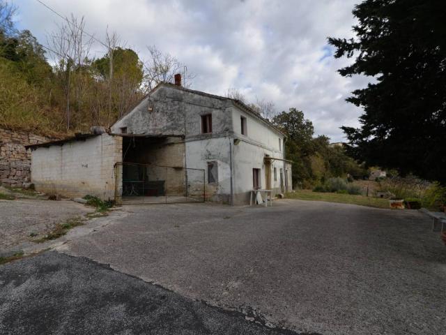Rustico 5 vani 180mq