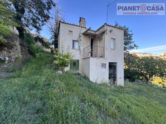 Rustico 5 vani 250mq