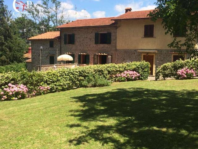 Rustico 8 vani 213mq