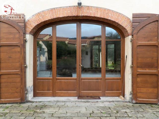Rustico 8 vani 256mq