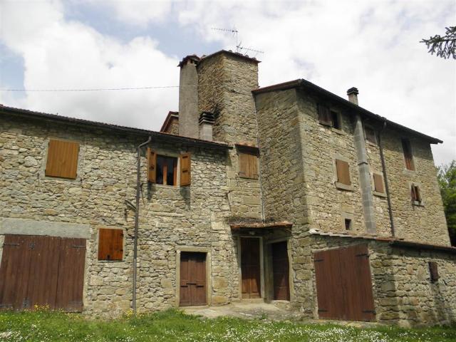 Rustico 9 vani 230mq