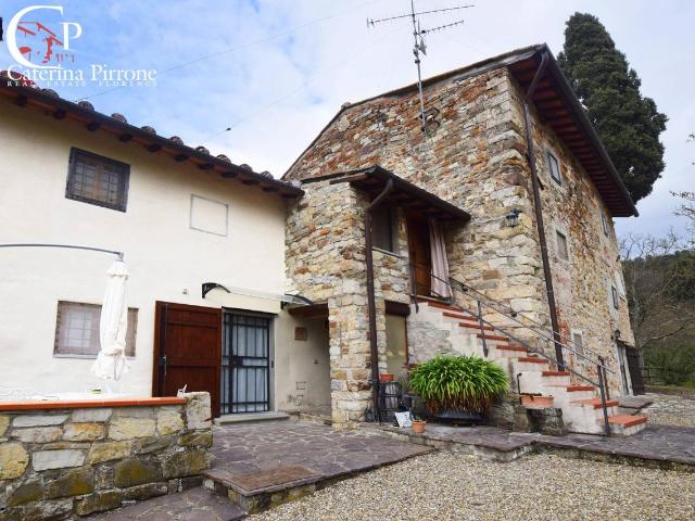 Rustico 9 vani 270mq