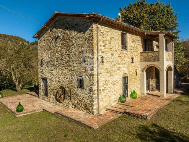 Rustico/Casale/Corte in vendita a Montone, Carpini 402m² Montone