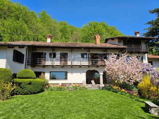 Villa singola in vendita a Nebbiuno