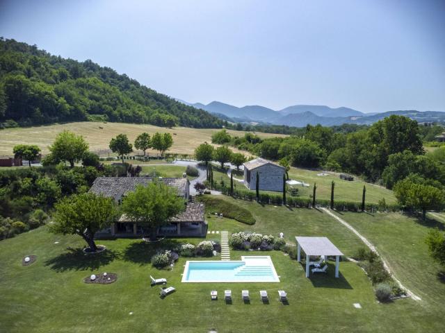 Rustico/Casale/Corte in vendita a Cagli 570m² Cagli
