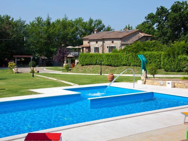 Rustico/Casale/Corte in vendita a Citerna 750m² Citerna