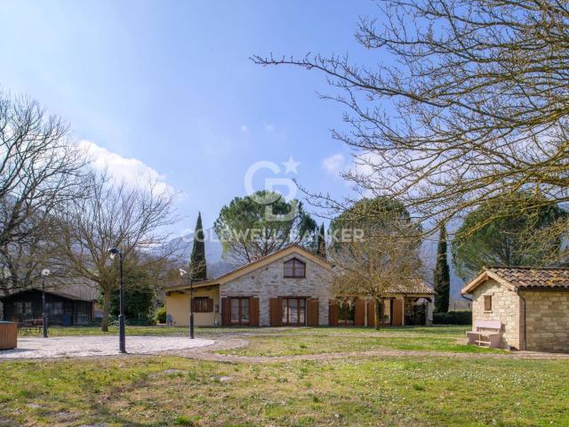 Rustico/Casale/Corte in vendita a Fermignano, Pagino 540m² Fermignano