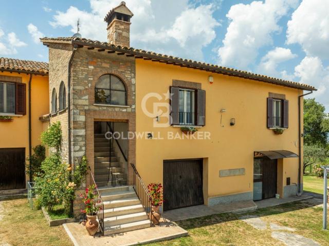 Rustico/Casale/Corte in vendita a Gualdo Cattaneo 475m² Gualdo Cattaneo