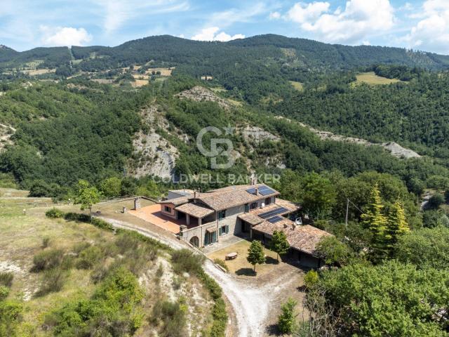 Rustico/Casale/Corte in vendita a Gubbio 250m² Gubbio