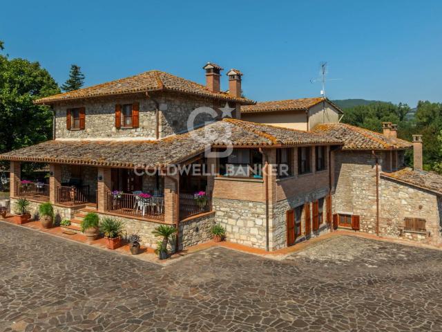 Rustico/Casale/Corte in vendita a Todi 770m² Todi