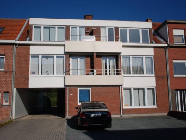 Rustig & centraal gelegen instapklaar appartement op de 2eV met 2 slaapkamers en achterliggende garage