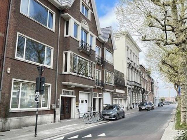 Rustig gelegen aan het water,gerenoveerde woning aan Coupure