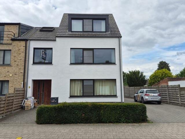 Rustig gelegen appartement 2 slaapkamers met terras