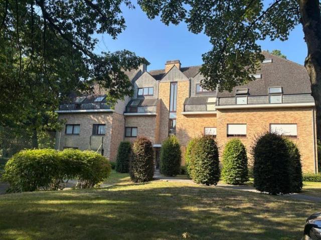 Rustig gelegen appartement in groene residentie Tennisga.
