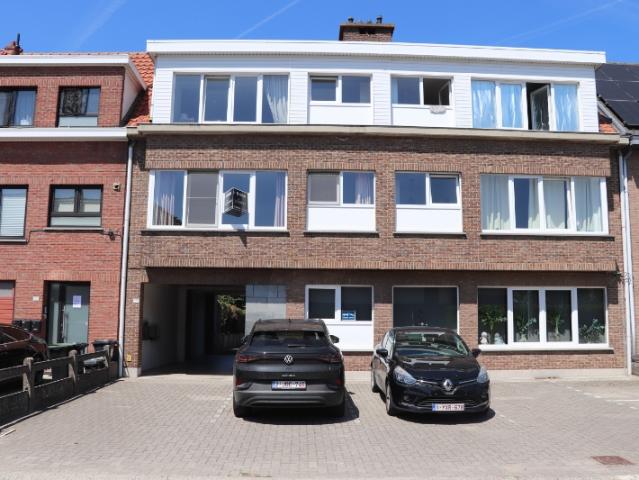 Rustig gelegen appartement op de 1eV met 2 SLK, garage en terras met landelijk uitzicht