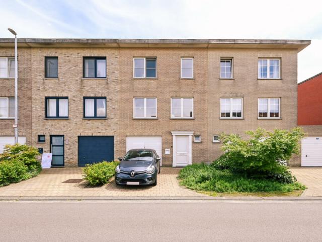 Rustig gelegen bel etage woning Koosi Vastgoed