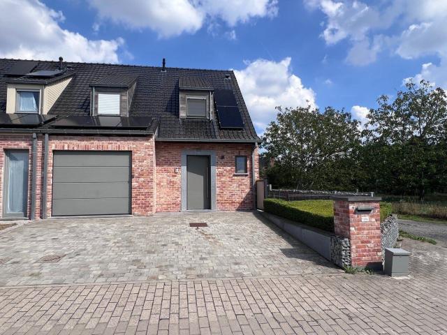 Rustig gelegen instapklare woning met 3 slaapkamers en 2.