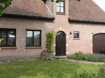 Rustig gelegen ruime villa in residentiele buurt