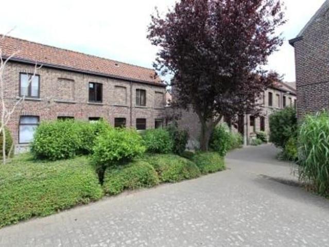 Rustig gelegen stadswoning in groen woonerf met privé terras