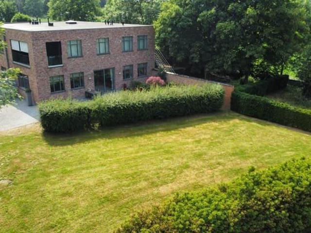 Rustig, doch centraal gelegen mooi functioneel appartement