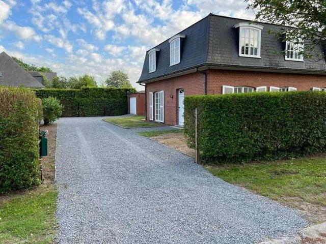 Rustig en residentieel gelegen instapklare woning met zui.