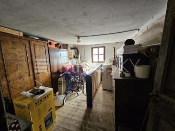 Rustikal wird in Malvaglia restauriert