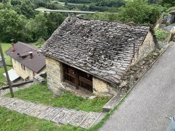 Rustico zum Ausbauen mit Sitzplatz und schöner Aussicht / Rustico zum Ausbauen mit Sitzplatz und schöner Aussicht