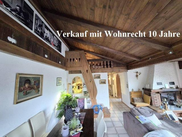 Rustikale 3 Zimmer Dachgeschoßwohnung mit Balkon und Terrasse