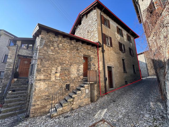 RUHIGES HAUS IM DORFKERN
