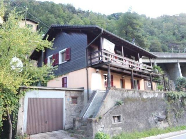 rustikales 4 1/2 Zimmer Haus mit Garten / rustikale 4 1/2 Zimmer Haus mit Garten