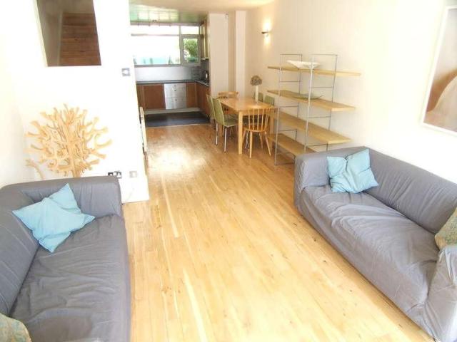 Ruston Mews, Ladbroke Grove, W11