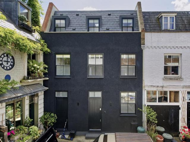 Ruston Mews, London, W11 3 bed mews to rent £5,499 pcm £1,269 pw