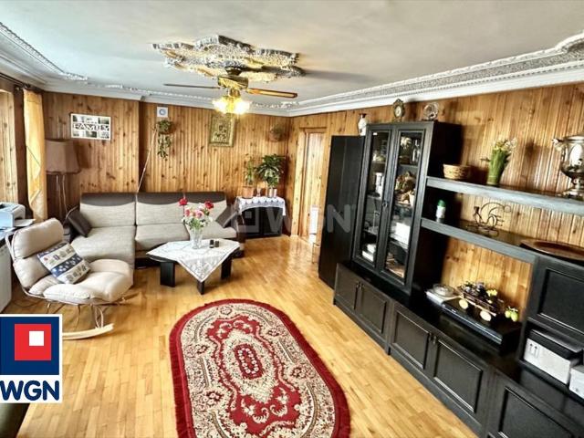 Urokliwy dom 200 m2 z garażem i stodołą w Ruszczy