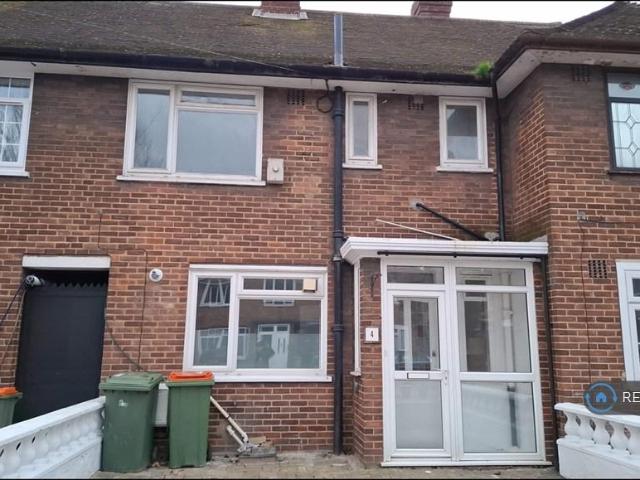 Ruscoe Road, London, E16 3 bed terraced house to rent £2,400 pcm £554 pw
